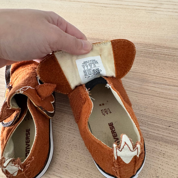 Converse / Velcro shoes / US9