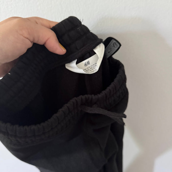 H&M / Black flare sweatpants / 10-11Y