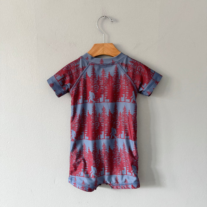 Kate Quinn / Grey x red rash guard / 12-18M