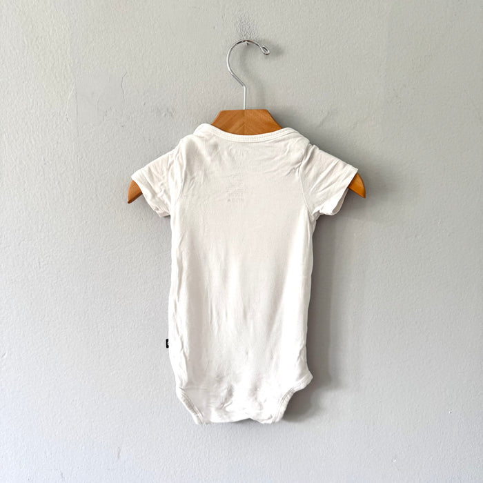 Kyte Baby / White onesie / 3-6M