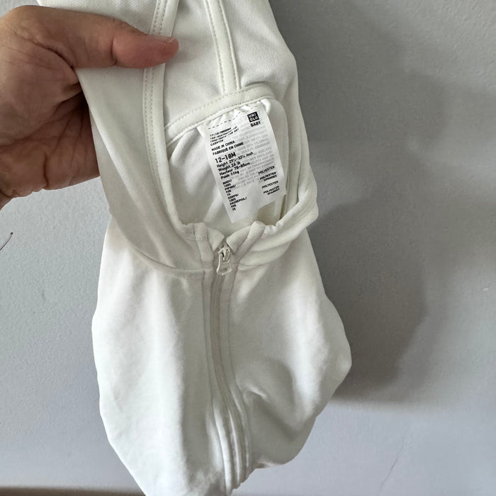Uniqlo / White airism zip up hoodie / 12-18M
