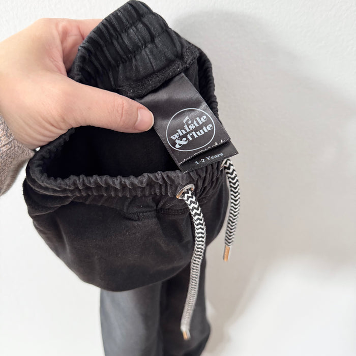 Whistle & Flute / Black sweatpants / 1-2Y