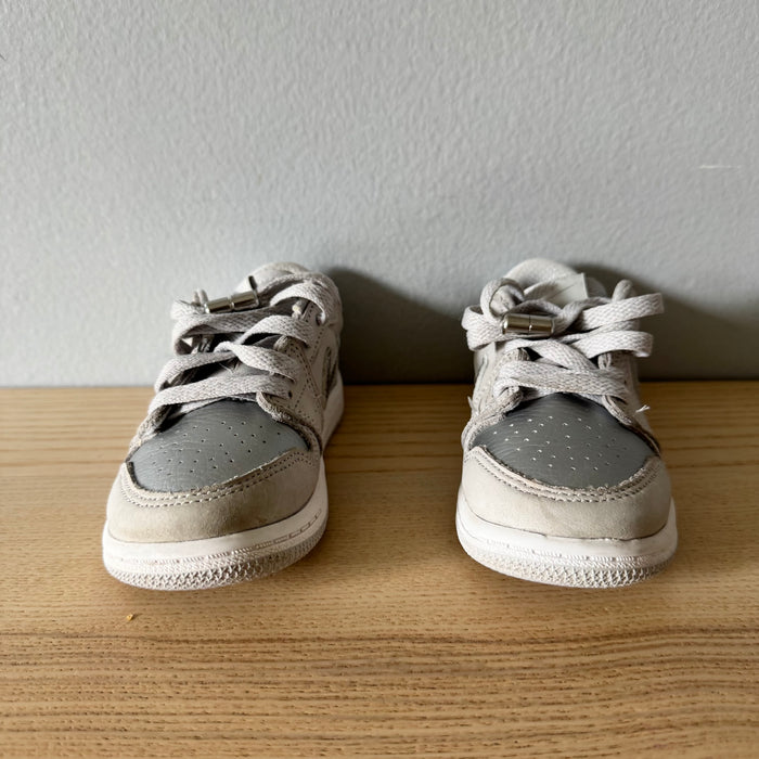 Nike / Air Jordan / US8 - 2 Available