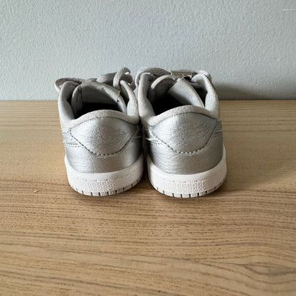 Nike / Air Jordan / US8 - 2 Available