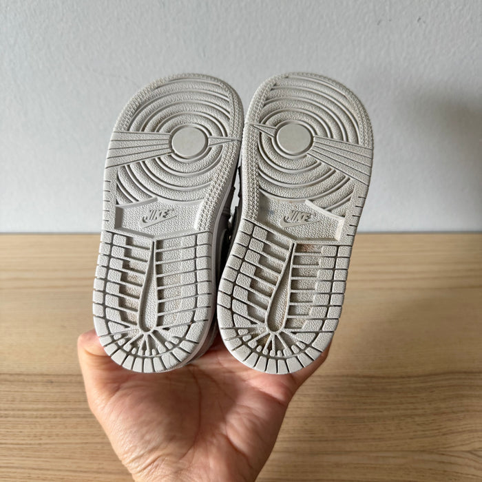 Nike / Air Jordan / US8 - 2 Available