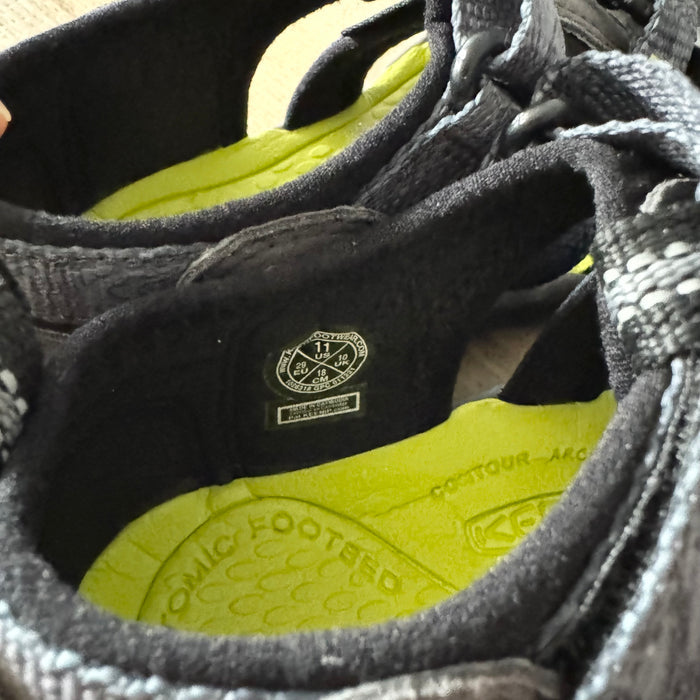 Keen / Sandals / US11