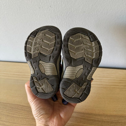 Keen / Sandals / US6
