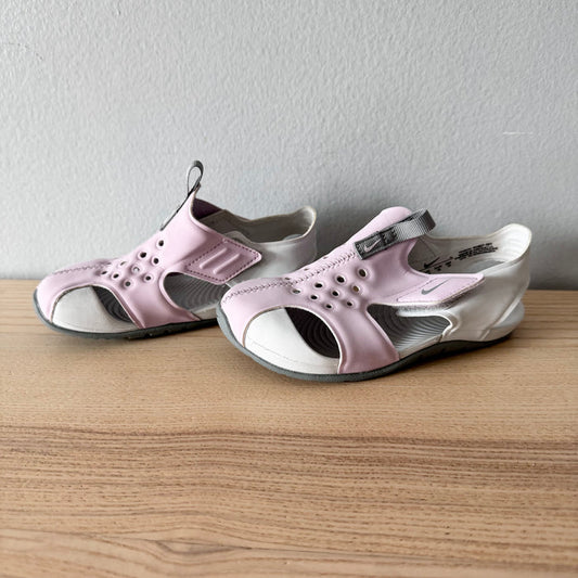 Nike  / Light pink slip on shoes / US9
