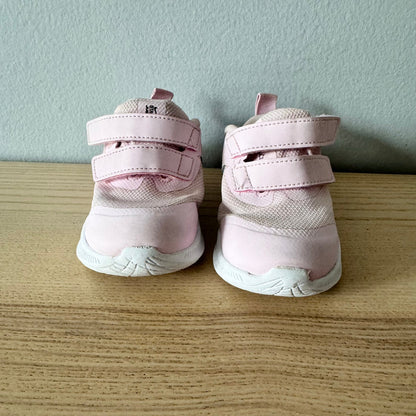 Nike / Light pink sneaker / US5