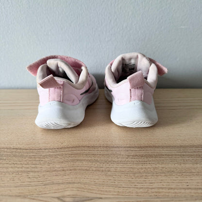 Nike / Light pink sneaker / US5