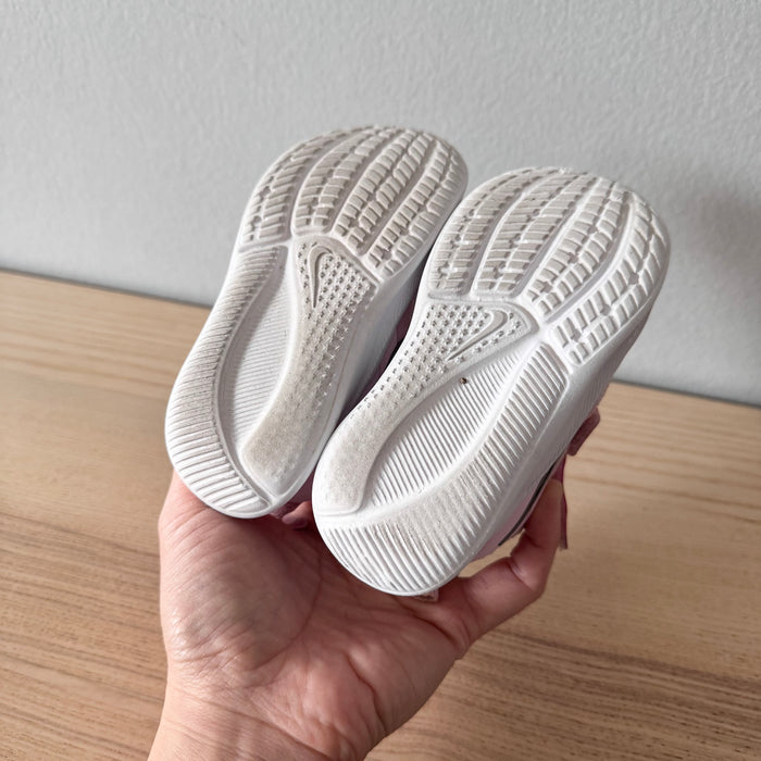Nike / Light pink sneaker / US5