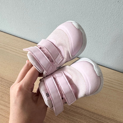 Nike / Light pink sneaker / US5