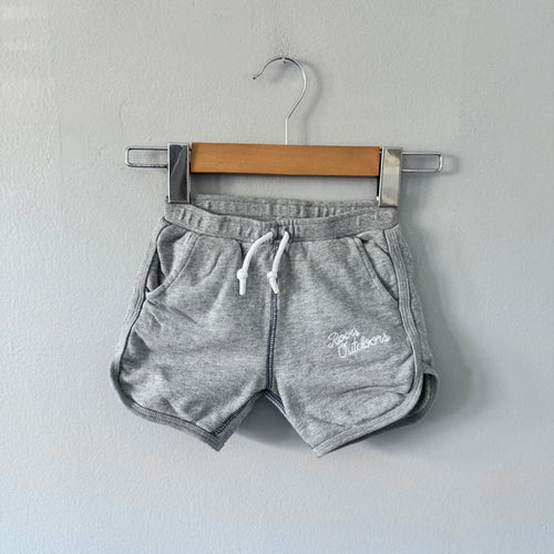 Roots / Light grey shorts / 3T