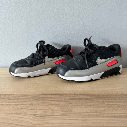 Nike / Sneaker / US10