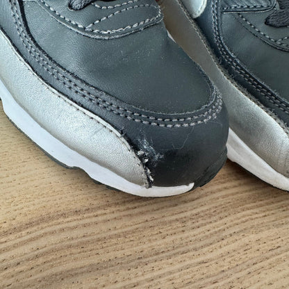 Nike / Sneaker / US10