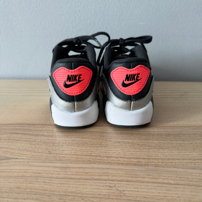 Nike / Sneaker / US10