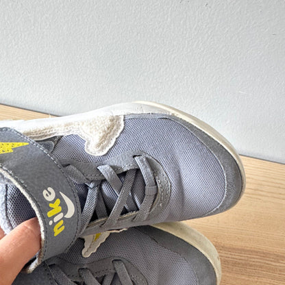 Nike / Sneaker / US12