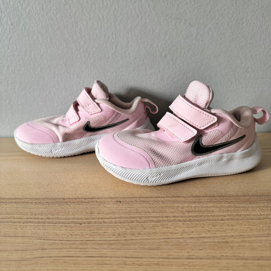 Nike / Sneaker / US8
