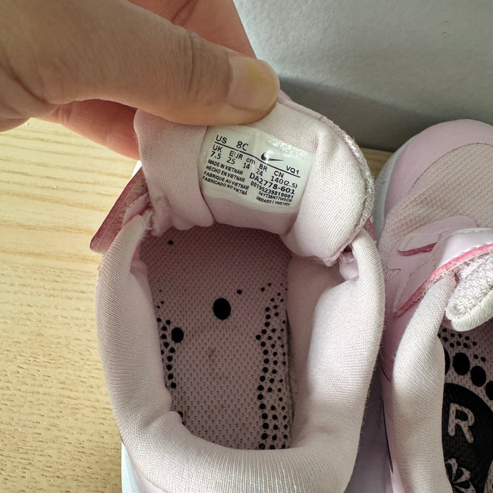Nike / Sneaker / US8