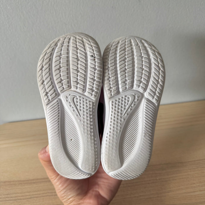 Nike / Sneaker / US8
