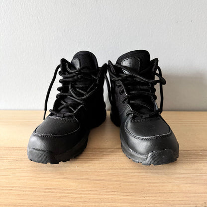 Nike / Sneakers / J1