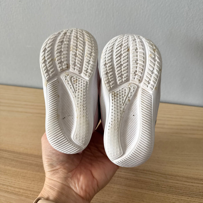 Nike / Star Runner / US5