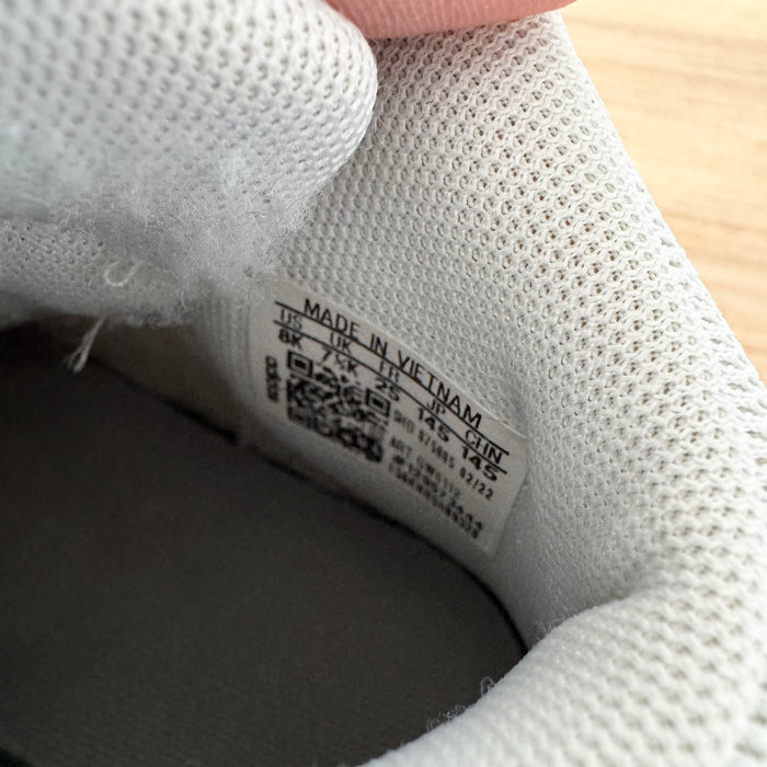 Adidas / White x pink high cut / US8
